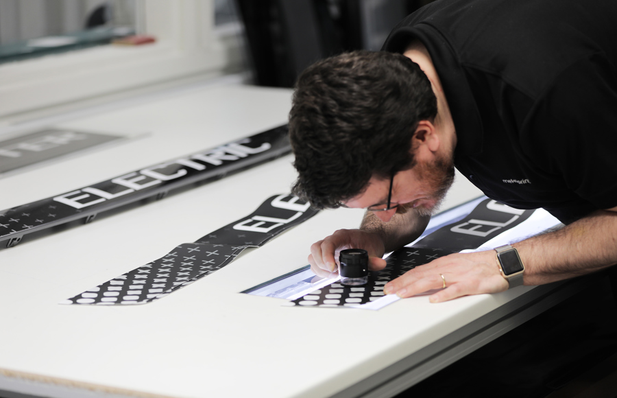 Graphic labels for industry applications I Mekoprint