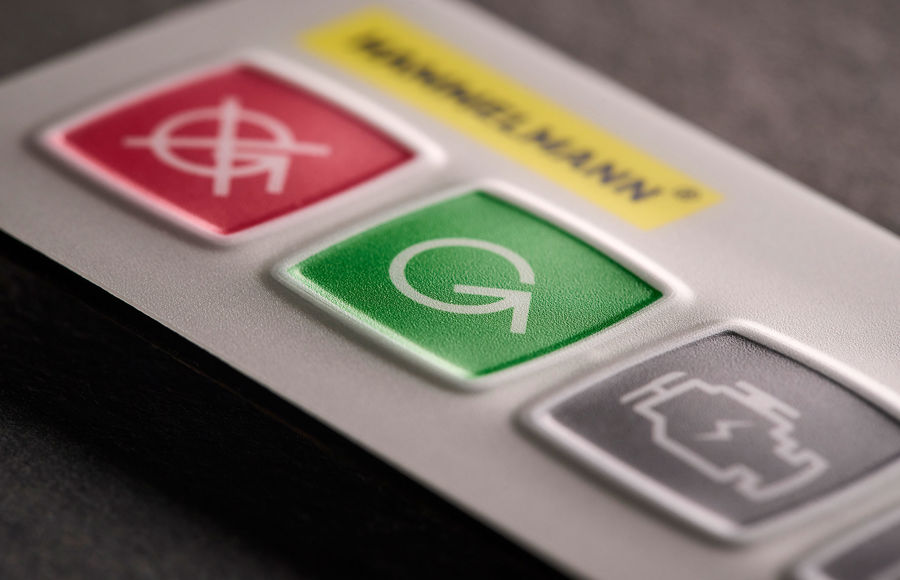 Folientastatur mit rahmengeprägten Tasten in verschiedenen Farben - für Industriemaschinen