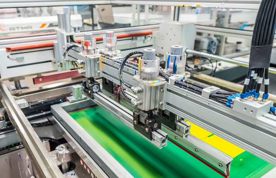 Screen-printing of graphic overlays